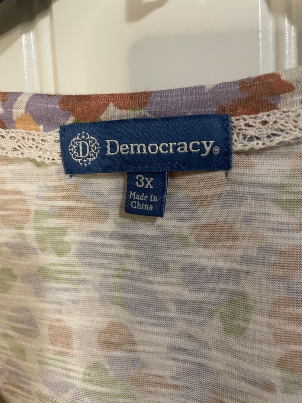 Democracy Women's Floral V-Neck Long Sleeve Top in Multi - Picture 2 of 5